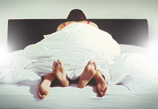 親密關係溝通指南:女性希望男性在床上避免的行為與期待的替代方案